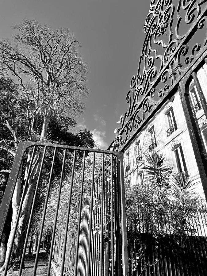 Romance au coeur de Bordeaux / Jardin Public Exterior foto